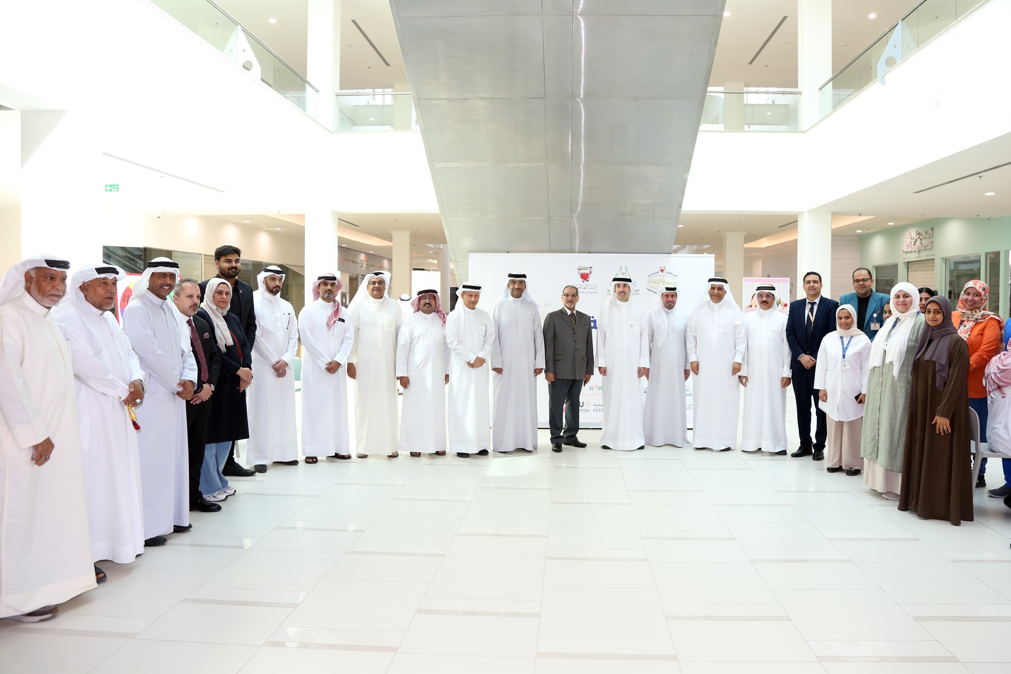 محافظ العاصمة يحضر احتفال اليوم العالمي للمسنين<